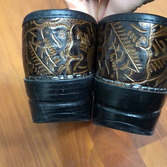Dansko Tooled Leather Wooden Heel Clog Size 37 Antique Brown Floral - Picture 8 of 10